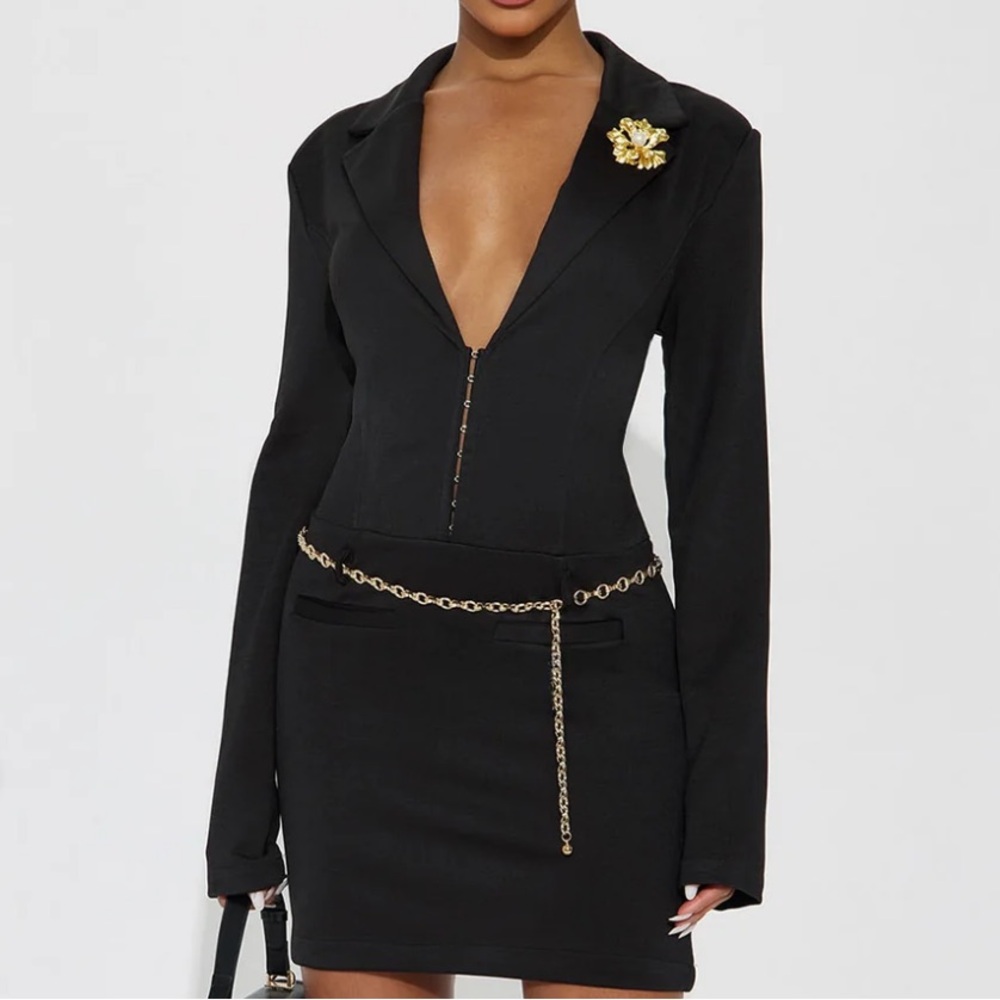 New Fashion Nova Luxe Line Black Blazer
Gold Chain Detail Accent Size 1X In Tall